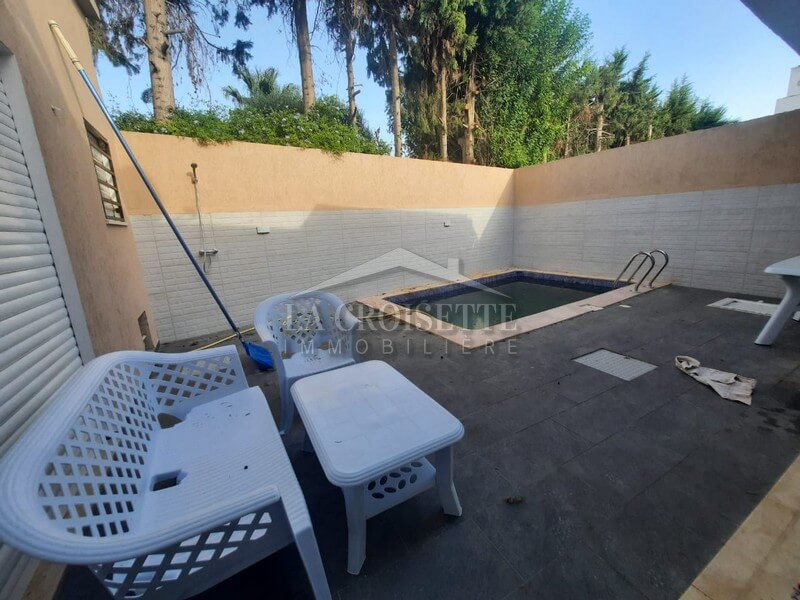 Villa plain pied S+3 meublée à La Soukra 